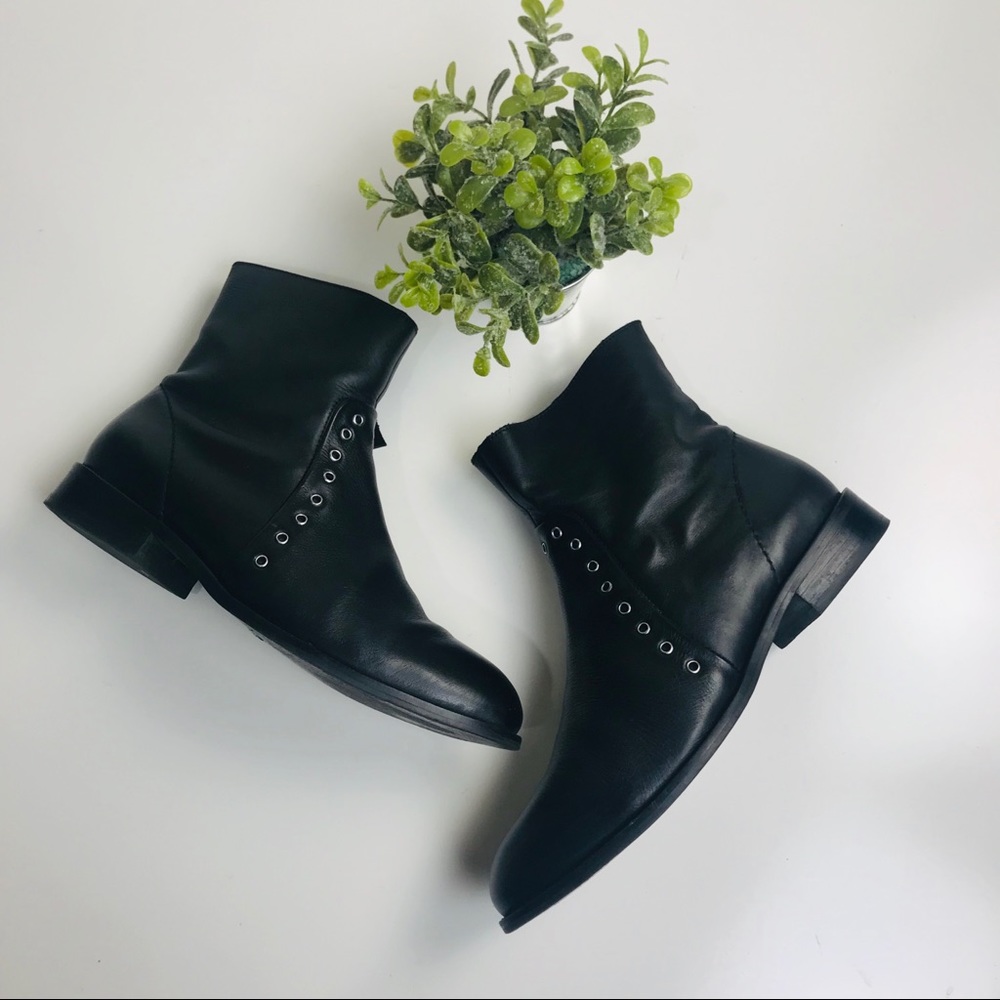 TOPSHOP Angel Studded Grommet Bootie Black 37 / 7